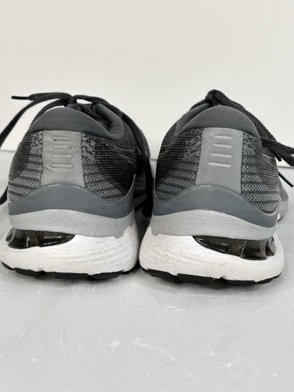 ASICS Gel Kayano 28 Men’s 10.5 Running Shoes Black Grey White Sneakers - Picture 9 of 16